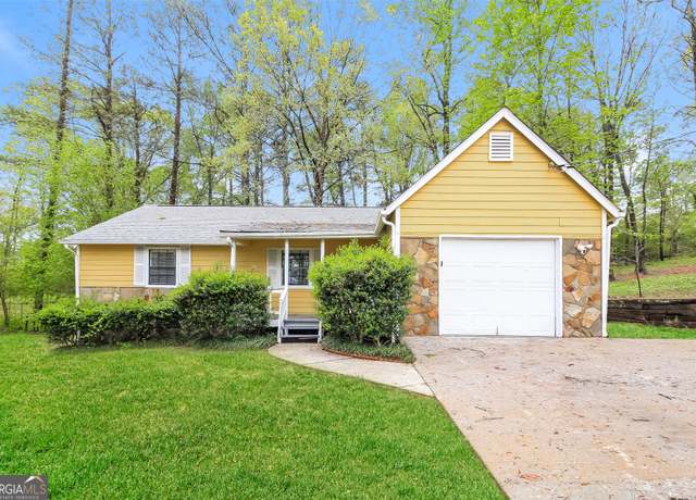 Property at 5998 Radford Dr, Riverdale, GA 30296, 3 beds, 2 baths