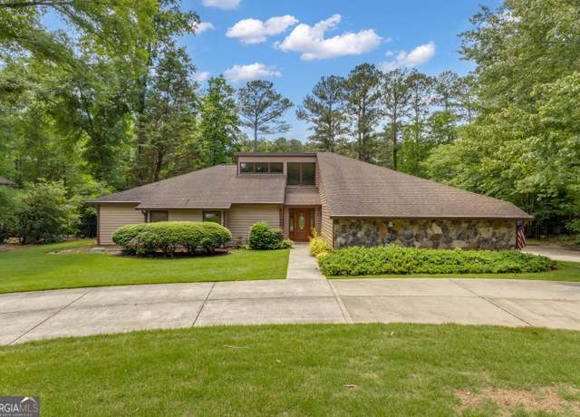 Property at 105 Gleneagles Pt, Peachtree City, GA 30269, 3 beds, 2.5 baths