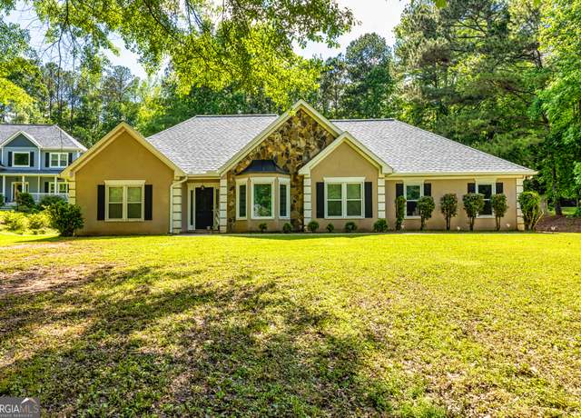 Property at 17 Alexandria Cir, Newnan, GA 30265, 3 beds, 2 baths