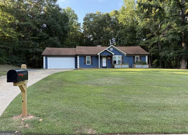 Property at 148 Apache Pointe Dr, Senoia, GA 30276, 3 beds, 2 baths