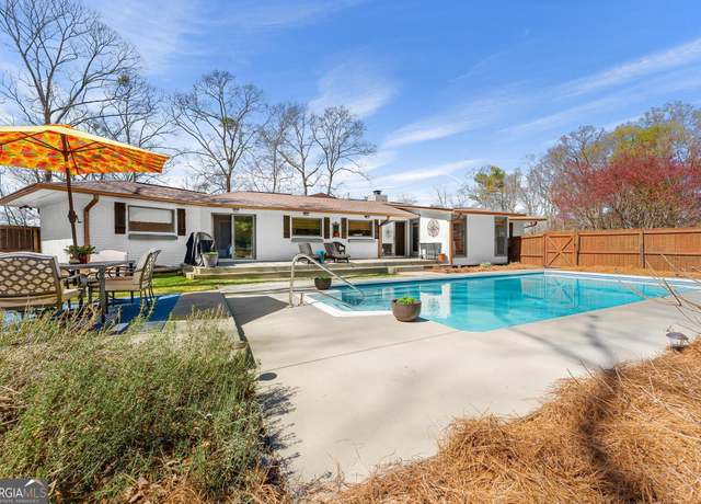 Property at 170 Collins Rd, Lavonia, GA 30553, 4 beds, 3 baths