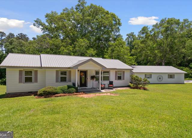 Property at 204 First St, Bowdon, GA 30108, 3 beds, 1 bath