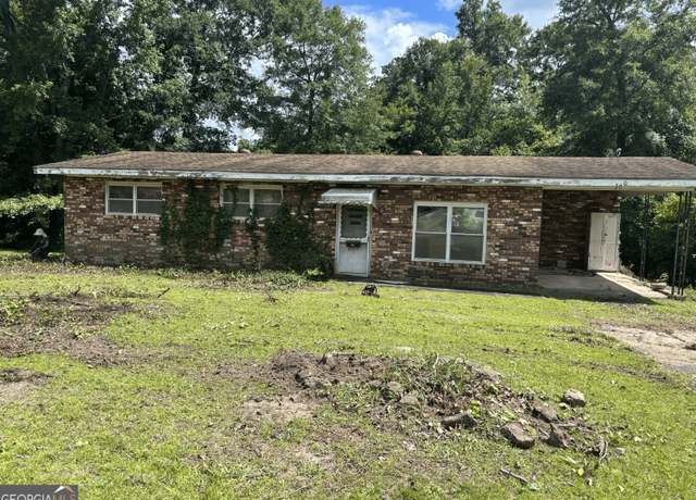 Property at 1700 Winston Dr, Macon, GA 31206, 4 beds, 2.5 baths