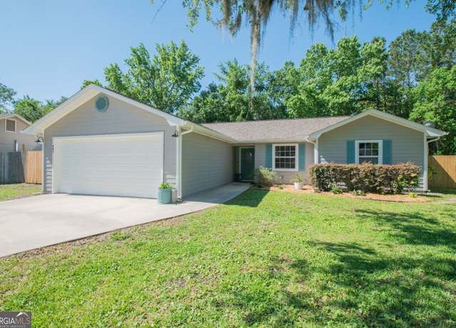 Property at 407 Hunt Club Rd, Saint Marys, GA 31558, 4 beds, 2 baths