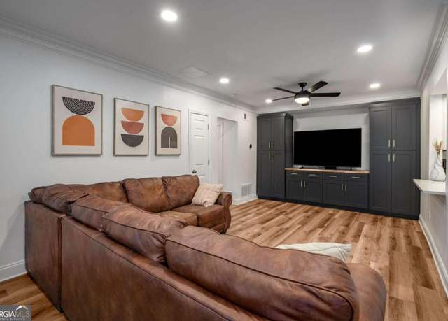 Property at 6980 Roswell Rd Unit B13, Atlanta, GA 30328, 2 beds, 2 baths
