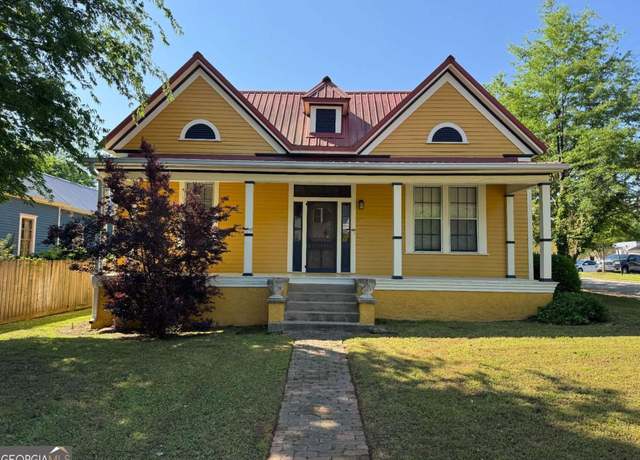 Property at 589 Meigs St, Athens, GA 30601, 3 beds, 2 baths