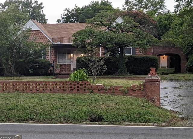 Property at 3771 Vineville Ave, Macon, GA 31204, 8 beds, 4 baths