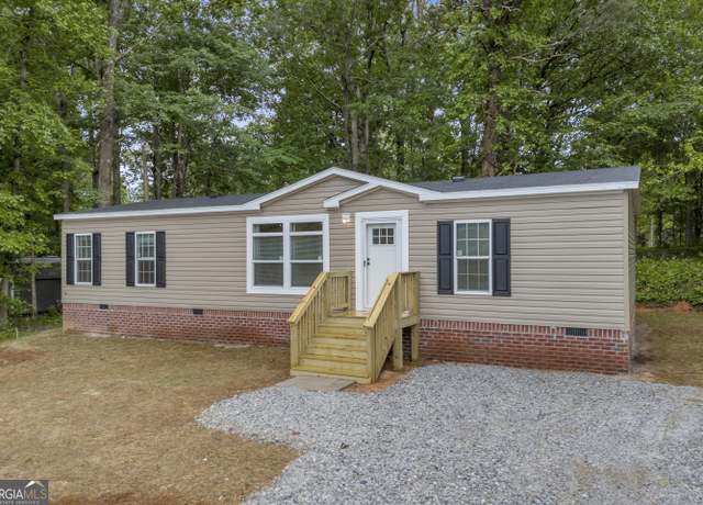 Property at 2523 Westmoreland Rd, Cleveland, GA 30528, 3 beds, 2 baths