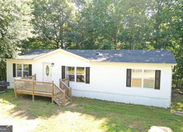 Property at 16 Terri Ln, Toccoa, GA 30577, 3 beds, 2 baths