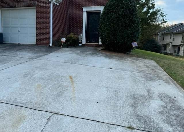 Property at 2237 Wind Rose Ct, Lithonia, GA 30058, 2 beds, 2.5 baths