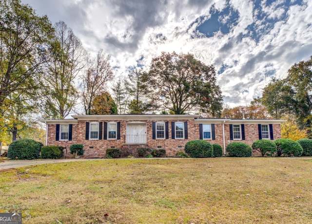 Property at 7111 Indian Creek Cir SW, Covington, GA 30014, 3 beds, 2 baths