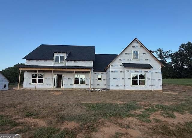 Property at 1010 Shoreline Dr, Madison, GA 30650, 4 beds, 3 baths