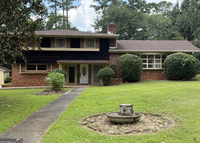 Property at 6214 Crestview Dr SE, Covington, GA 30014, 5 beds, 3.5 baths