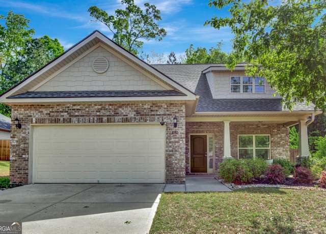Property at 890 Crescent Ln, Griffin, GA 30224, 4 beds, 2.5 baths