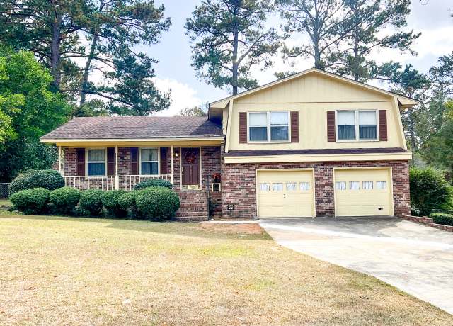 Property at 726 Victoria Cir, Dublin, GA 31021, 3 beds, 2.5 baths