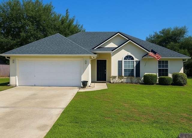 Property at 200 Lake Forest Dr S, Kingsland, GA 31548, 3 beds, 2 baths