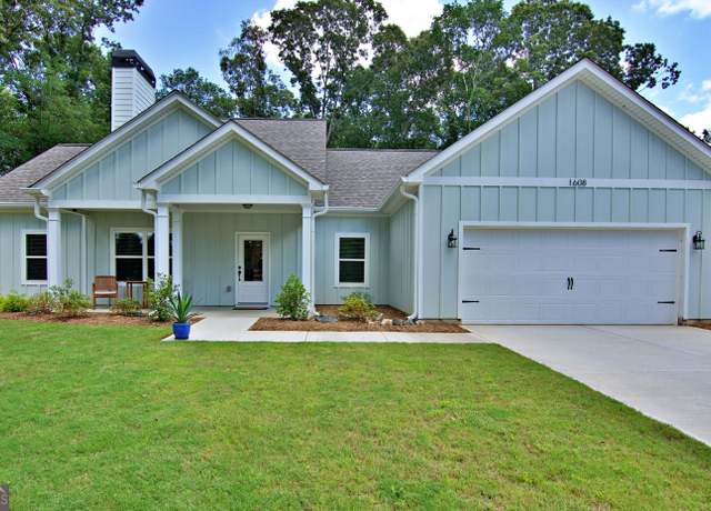 Property at 1608 Rock Springs Rd, Lavonia, GA 30553, 3 beds, 2 baths