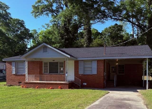 Property at 2832 Horseshoe Dr, Macon, GA 31211, 4 beds, 2 baths
