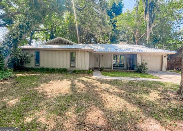 Property at 120 Robinson Loop, Richmond Hill, GA 31324, 3 beds, 2 baths