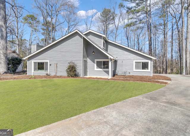 Property at 5 Buttonbush Ct, Newnan, GA 30265, 4 beds, 2 baths