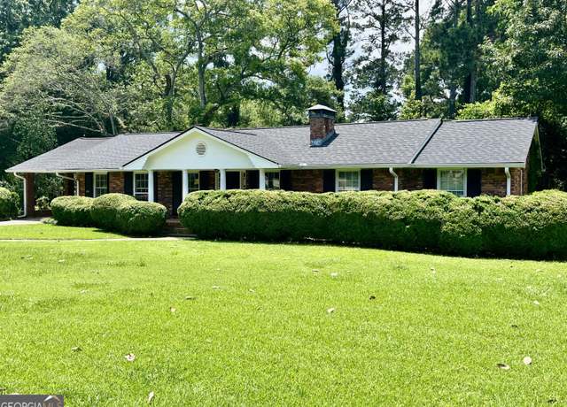 Property at 201 Glen Iris Dr, Monroe, GA 30655, 3 beds, 2 baths