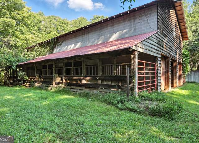 Property at 1592 Black Mountain Rd, Toccoa, GA 30577