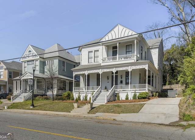 Property at 1029 Oglethorpe St, Macon, GA 31201, 4 beds, 3.5 baths
