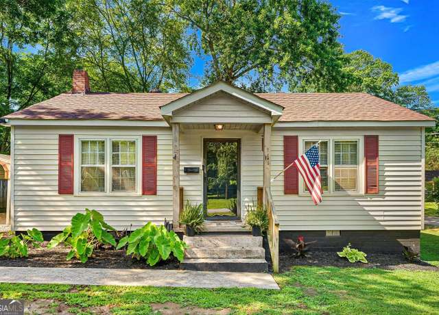 Property at 141 Grove St, Royston, GA 30662, 3 beds, 1 bath