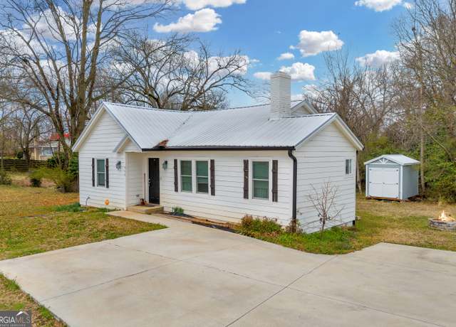 Property at 750 Franklin Springs St, Royston, GA 30662, 3 beds, 1.5 baths
