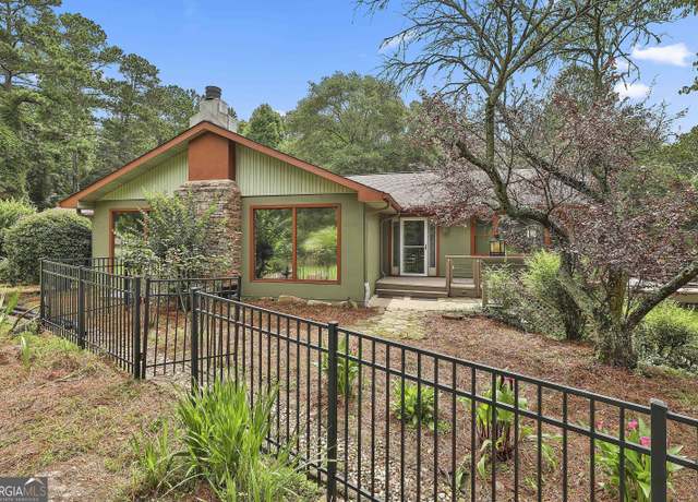 Property at 6220 Petersburg Rd, Fairburn, GA 30213, 4 beds, 4 baths
