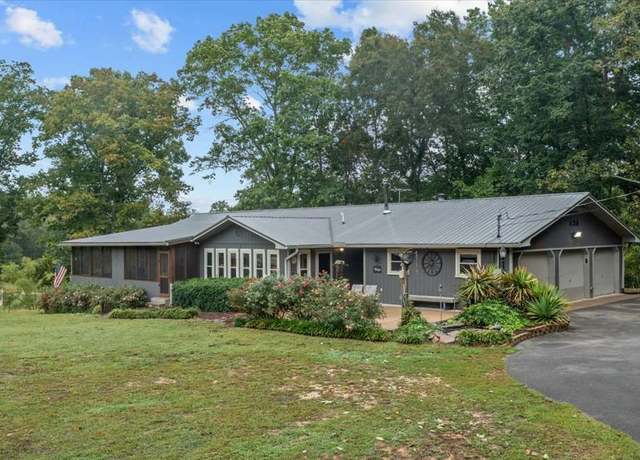 Property at 223 W W Watts Rd, Ringgold, GA 30736, 3 beds, 3 baths