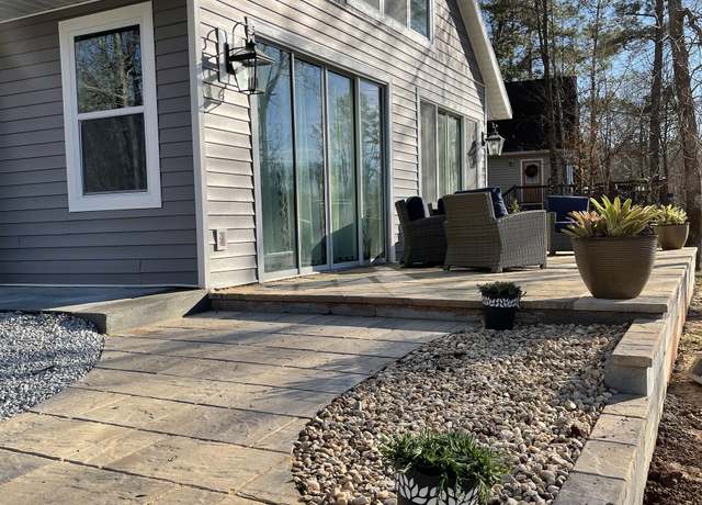 Property at 141 Edgewater Dr, Eatonton, GA 31024, 3 beds, 3 baths