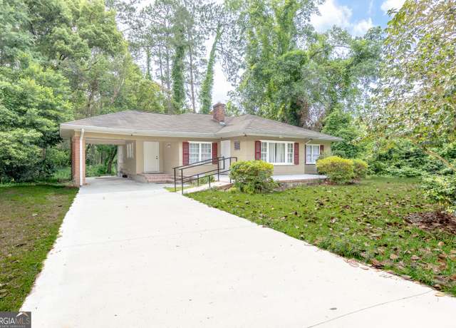 Property at 118 Lee St, Statesboro, GA 30458, 3 beds, 2 baths