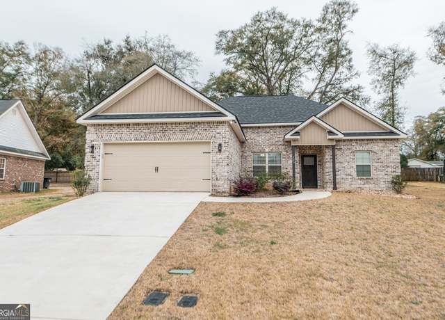 Property at 206 Hill Ln, Perry, GA 31069, 3 beds, 2 baths