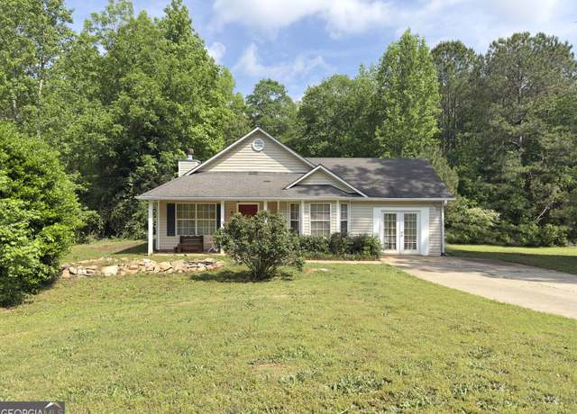 Property at 204 Bluff Ct, Jackson, GA 30233, 3 beds, 2 baths