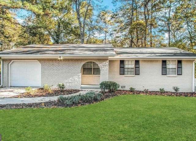Property at 2205 Chestnut Hill Cir, Decatur, GA 30032, 3 beds, 2 baths