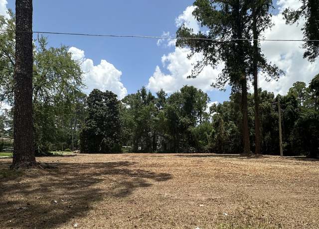 Property at 1102 Saint Marys Dr, Waycross, GA 31501