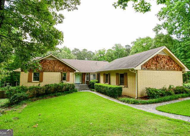 Property at 150 Sandy Ridge Trl, Fayetteville, GA 30214, 4 beds, 3 baths