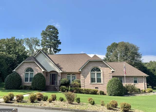 Property at 2 Meadowood Dr NW, Rome, GA 30165, 3 beds, 2 baths