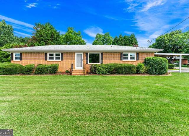 Property at 1300 Athens Rd, Winterville, GA 30683, 3 beds, 2 baths