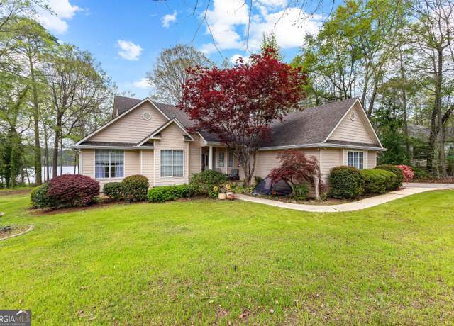 Property at 65 Point View Ct, Jackson, GA 30233, 3 beds, 2 baths