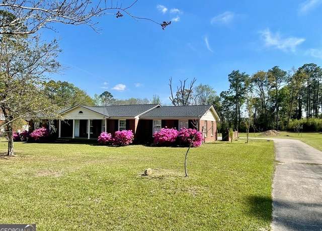 Property at 106 Dunbar Cir, Sylvester, GA 31791, 3 beds, 2 baths