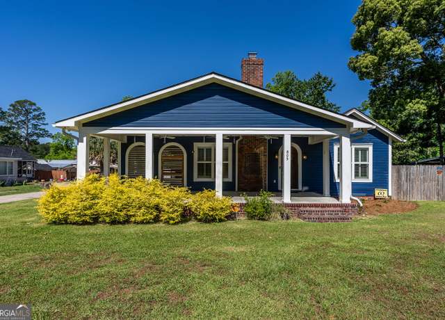 Property at 805 S Lee St, Fitzgerald, GA 31750, 4 beds, 2.5 baths