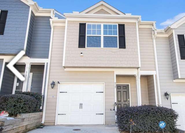 Property at 915 Highwood Ln, East Point, GA 30344, 3 beds, 2.5 baths