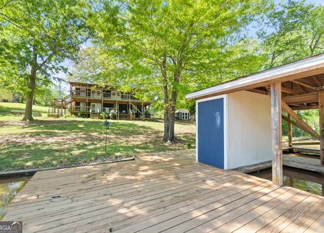 Property at 111 Southlake Dr, Eatonton, GA 31024, 4 beds, 2.5 baths