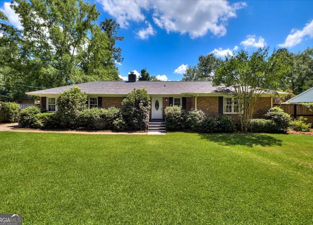 Property at 215 SE Barnard Ave, Aiken, SC 29801, 3 beds, 2 baths