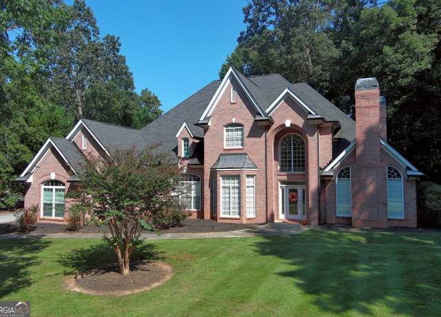 Property at 8225 Seven Oaks Dr, Jonesboro, GA 30236, 5 beds, 3.5 baths
