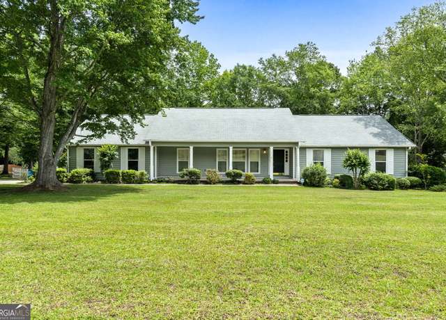Property at 41 Ridgewood Cir, Mcdonough, GA 30252, 3 beds, 2 baths