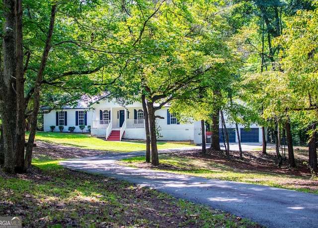Property at 218 Jim Carmichael Rd, Newnan, GA 30263, 3 beds, 2 baths