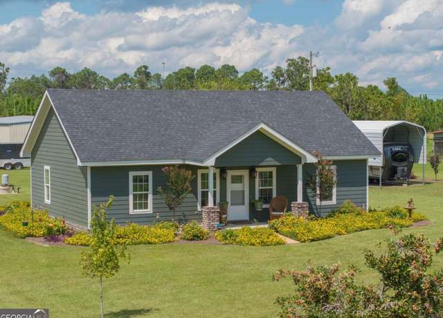 Property at 61 Son Carter, Baxley, GA 31513, 3 beds, 2 baths